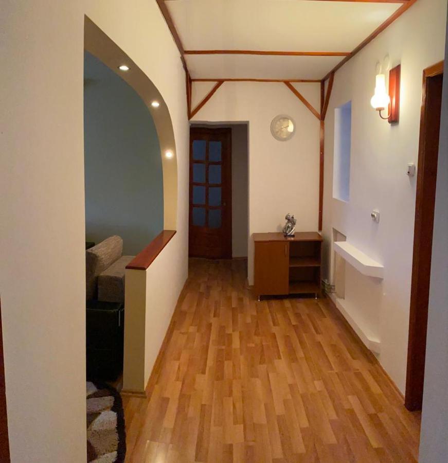 Zorilor Apartment ซูชาวา ภายนอก รูปภาพ